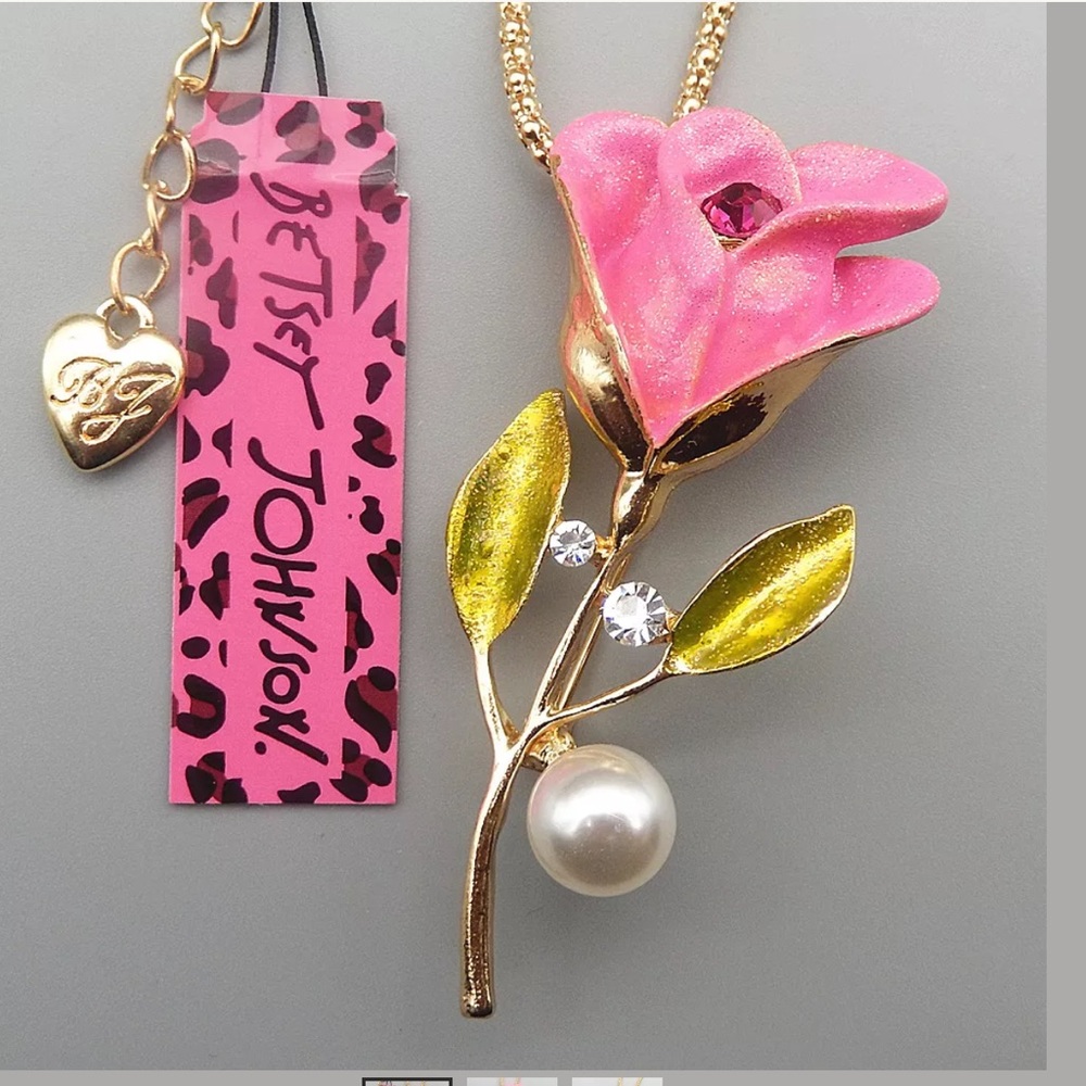 Betsy Johnson pearl pendant - Picture 2 of 3
